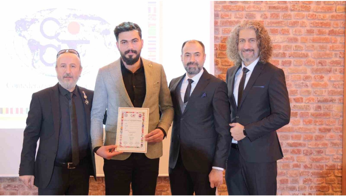 Osmanlı'da başlayan berberlik geleneği Ağrı'da üçüncü kuşakla sürüyor