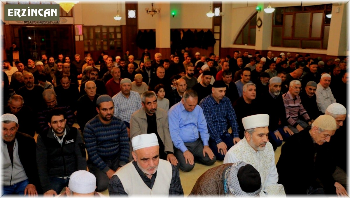 Osmanlı'dan miras "Enderun usulü teravih namazı" kılındı