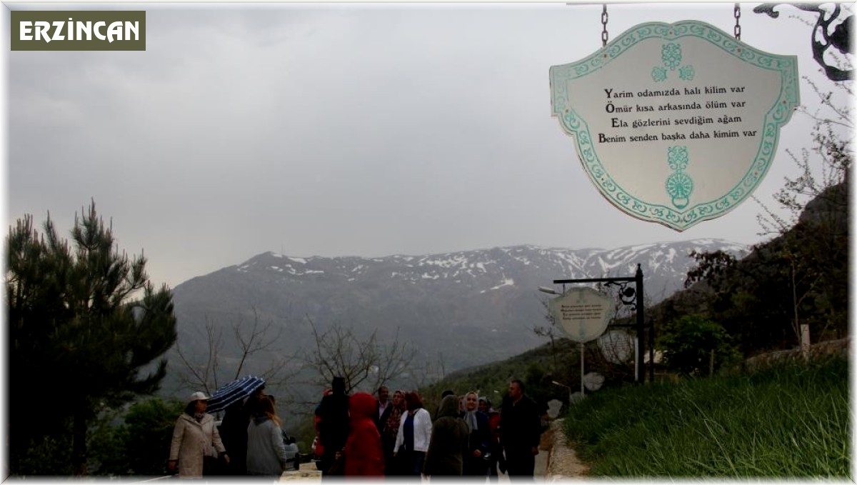 Osmanlı döneminde gurbete giden eşleri için söyledikleri dizeler Mani Yolunda sergileniyor