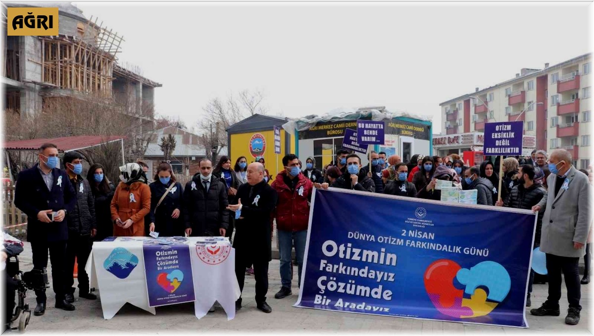 Otizme dikkat çekmek için yürüdüler