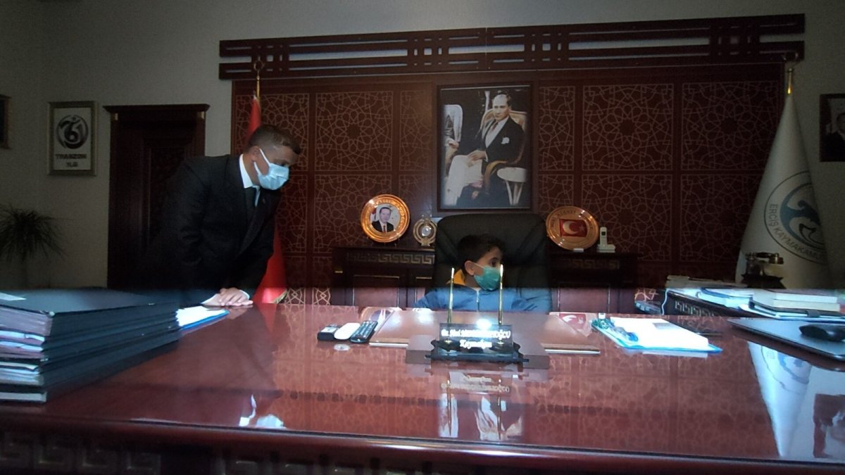 Otizmli çocuk kaymakamlık hayaline kavuştu