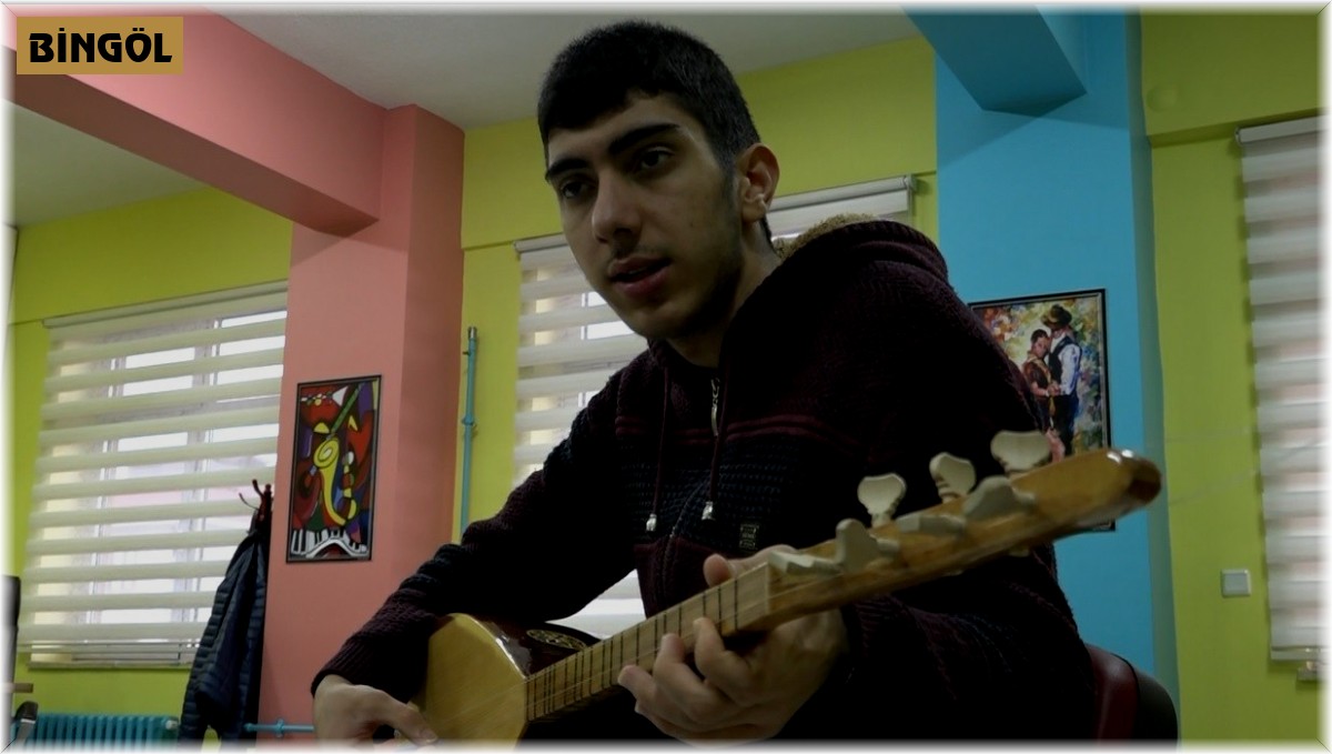 Otizmli Muhammed, yeteneğiyle herkesi şaşırtıyor