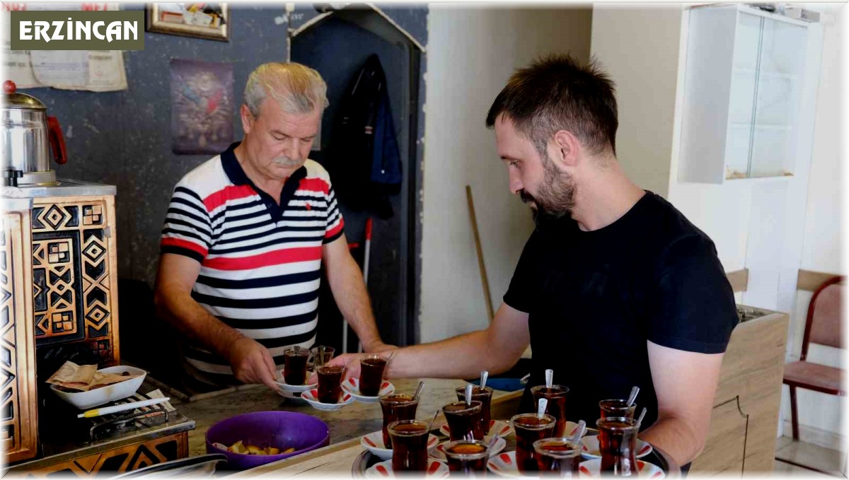 Otlu mu? Süzgeçli mi? Bu sorunun cevabını vermeyen Erzincan'da çay içemiyor
