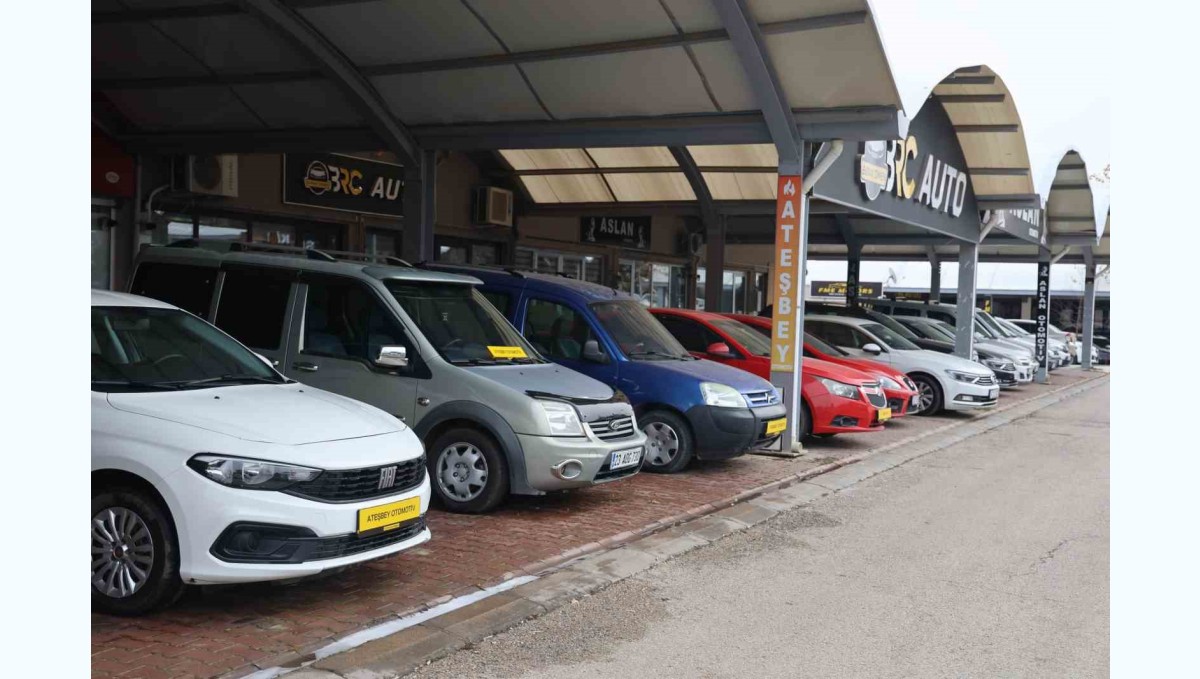 Oto Galericiler Sitesi Başkanı Yıldırım: ''Araç alacaklar yılbaşından önce almalı''