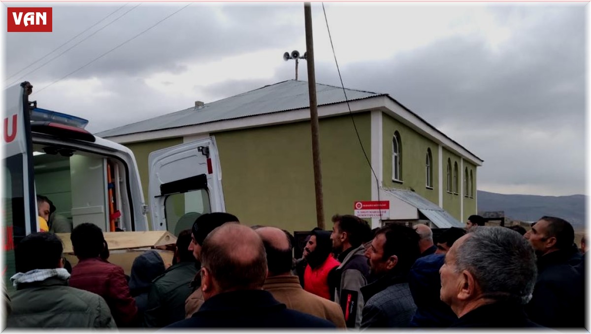 Otobüs kazasında hayatını kaybeden Nevzat Taş Muradiye'de toprağa verildi