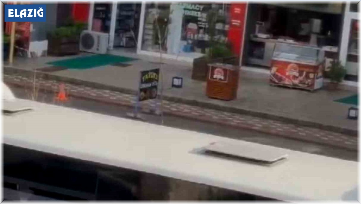 Otobüste kavgaya tutuştular