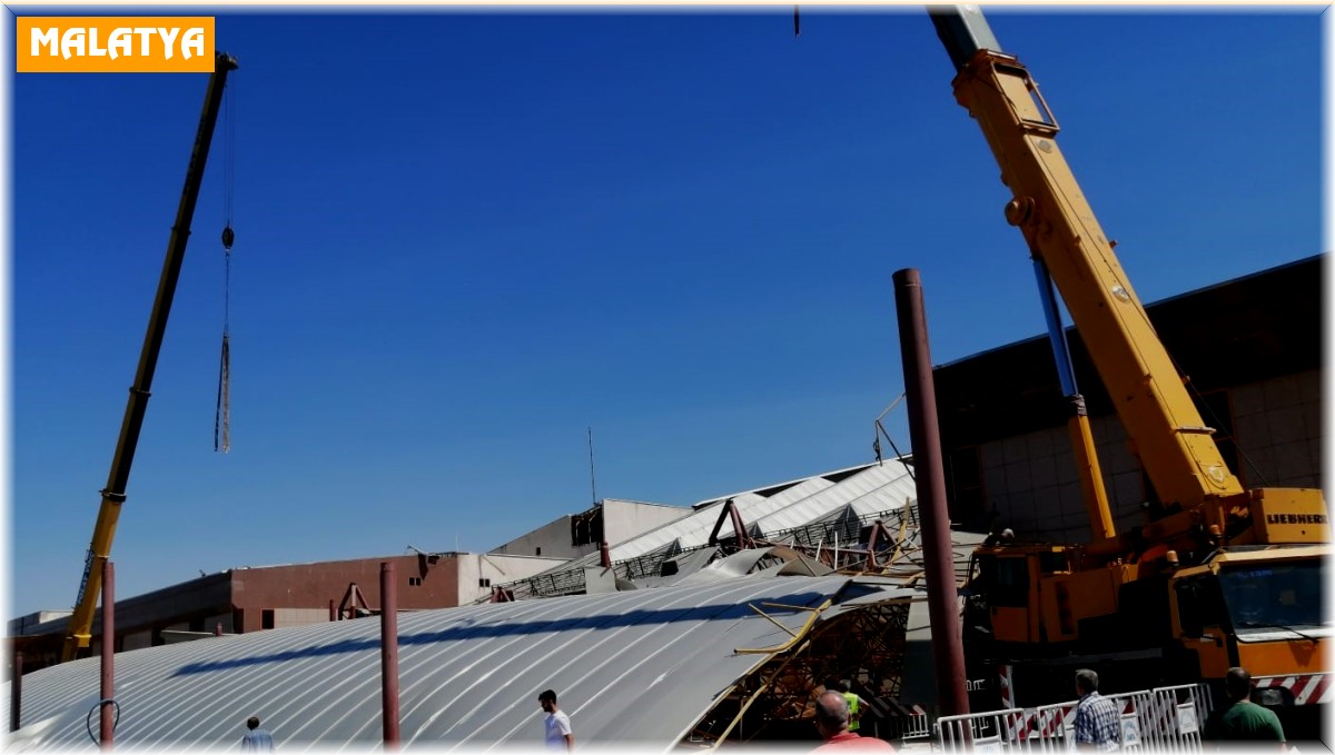 Otogarda çalışma yapan vincin halatı koptu, yürekler ağza geldi