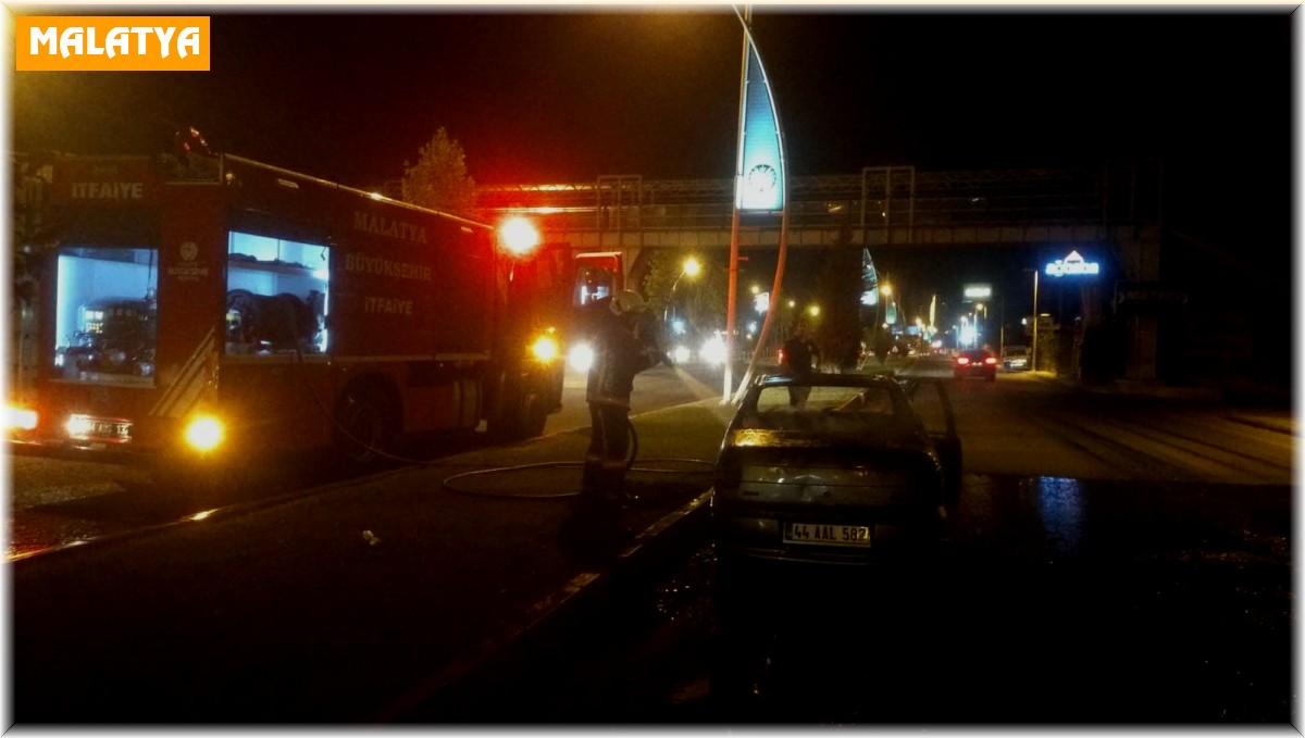 Otomobil alev topuna döndü: 2 yaralı