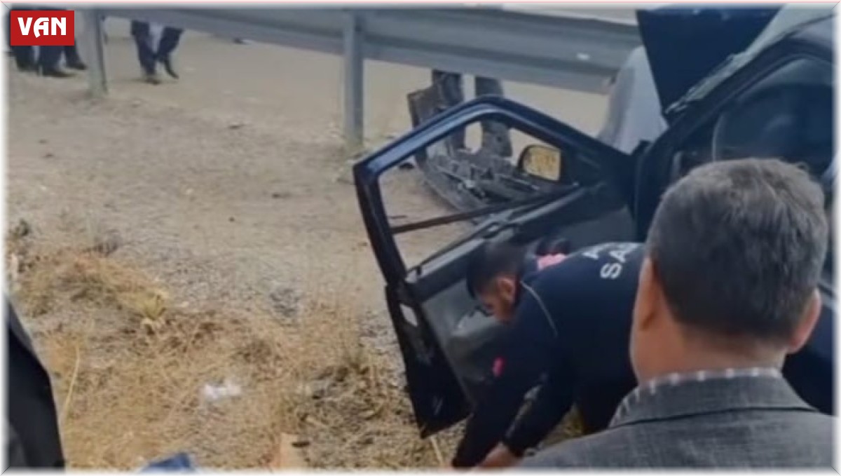 Otomobil bariyerlere çarptı: 1 yaralı