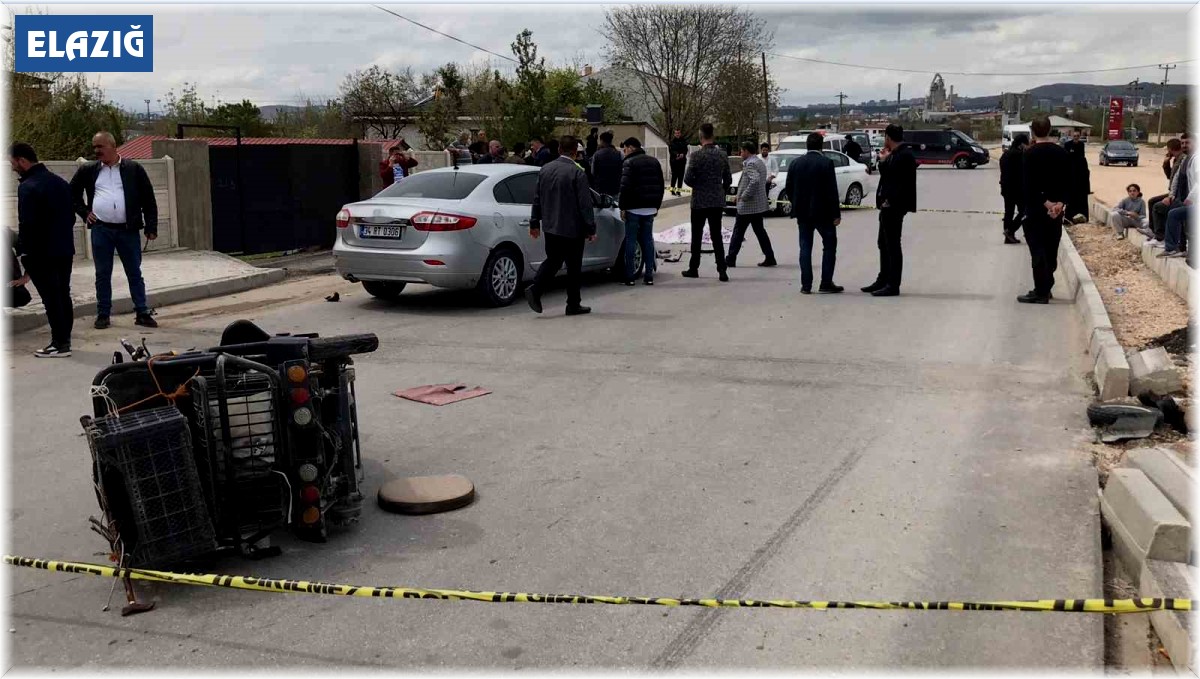 Otomobil, elektrikli bisiklete çarptı: 1 ölü