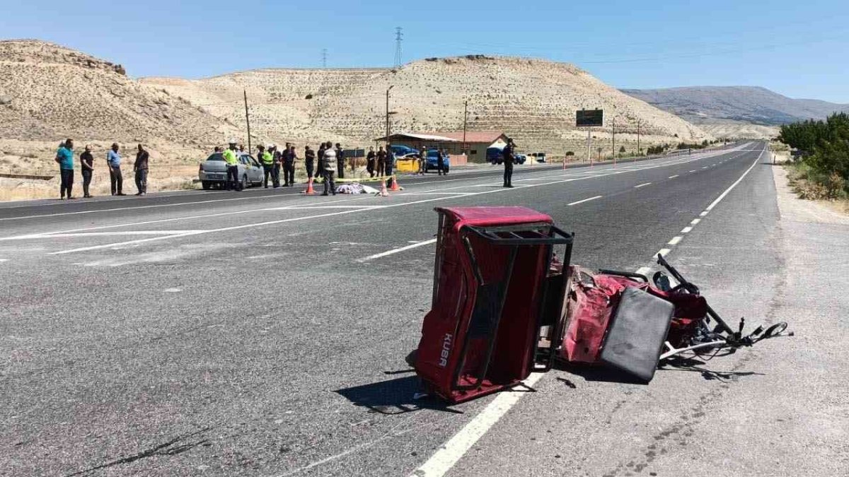 Otomobil ile akülü bisiklet çarpıştı: 1 ölü