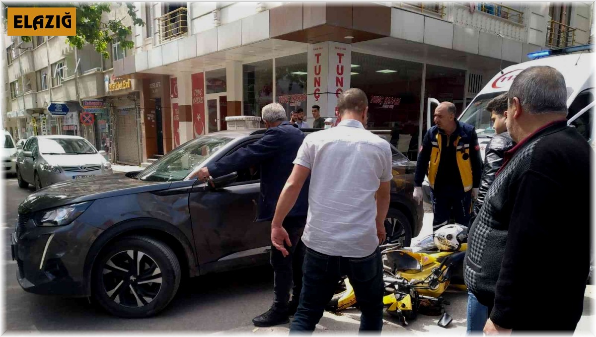 Otomobil ile motosiklet çarpıştı: 1 yaralı