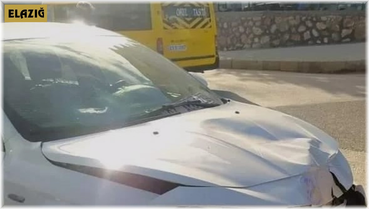 Otomobil ile motosiklet çarpıştı: 1 yaralı