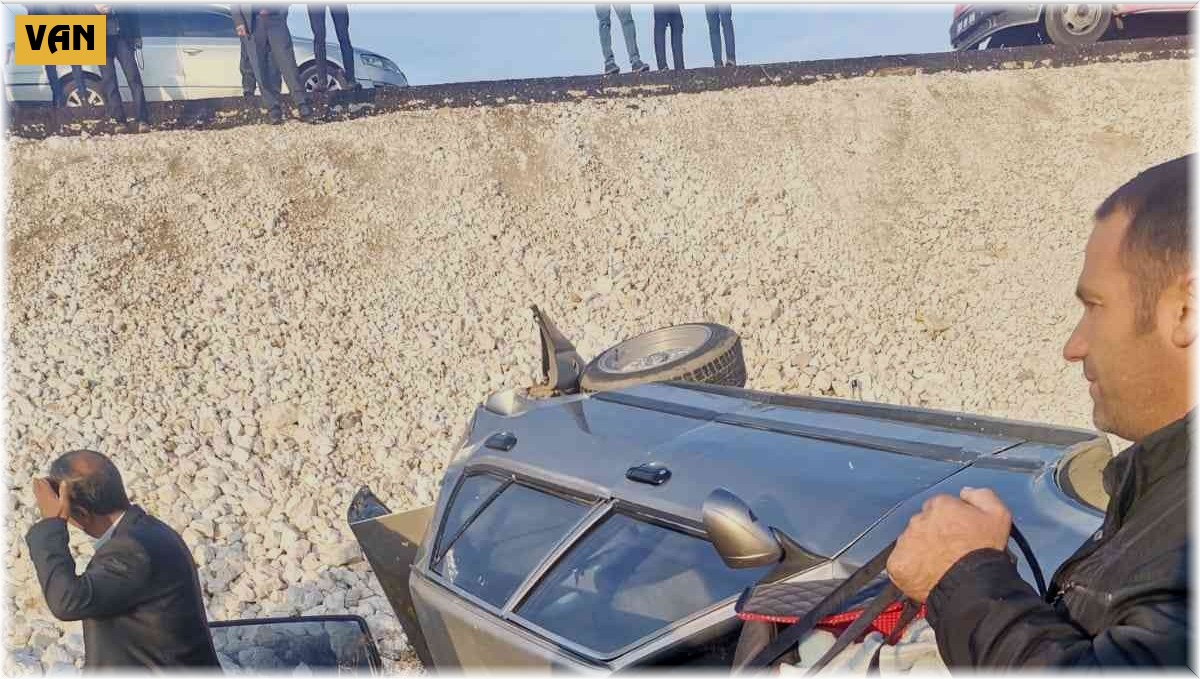 Otomobil şarampole yuvarlandı: 2 yaralı