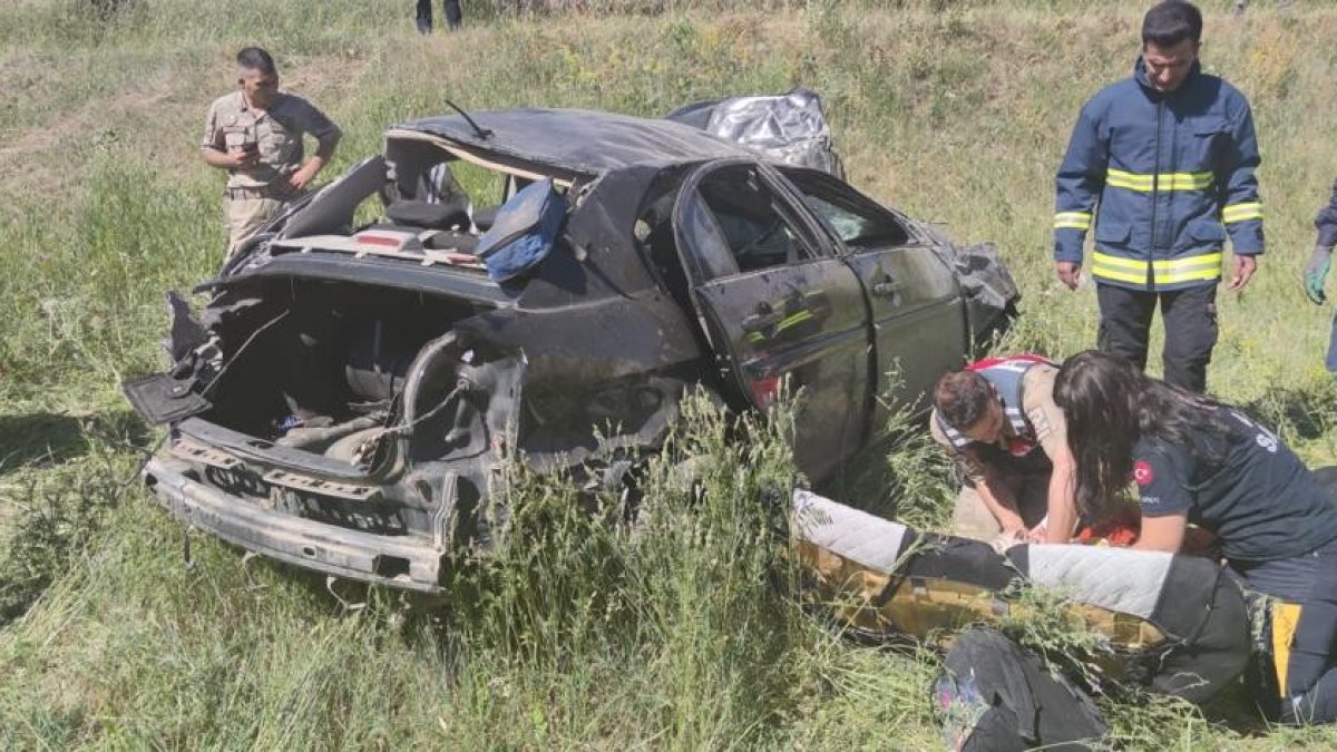 Otomobil takla attı: 2 ölü, 1 yaralı