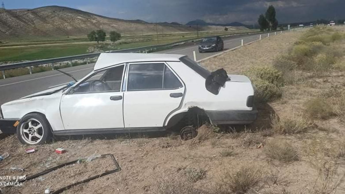 Otomobil takla attı; 2 yaralı