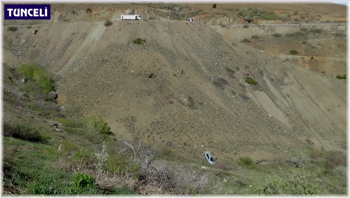 Otomobil yaklaşık 50 metrelik uçurumdan taklalar atarak yuvarlandı