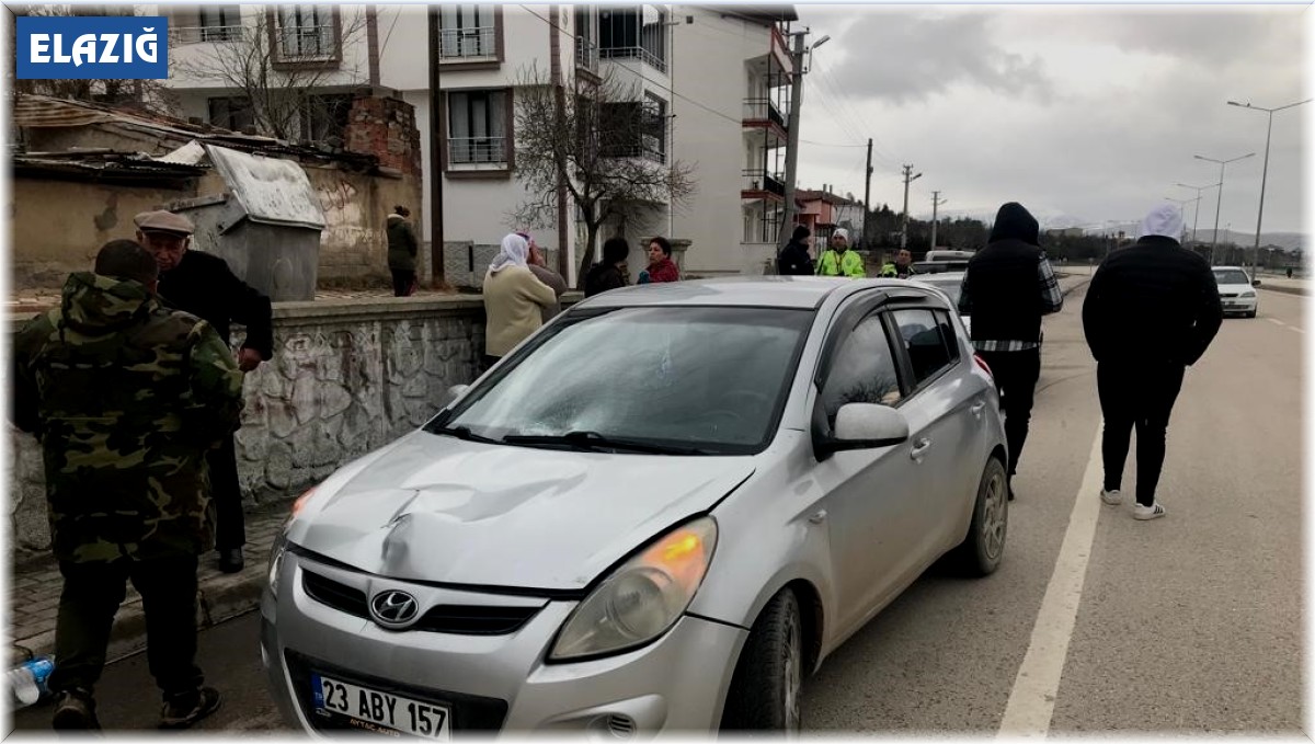 Otomobilin çarptığı kadının bacağı kırıldı