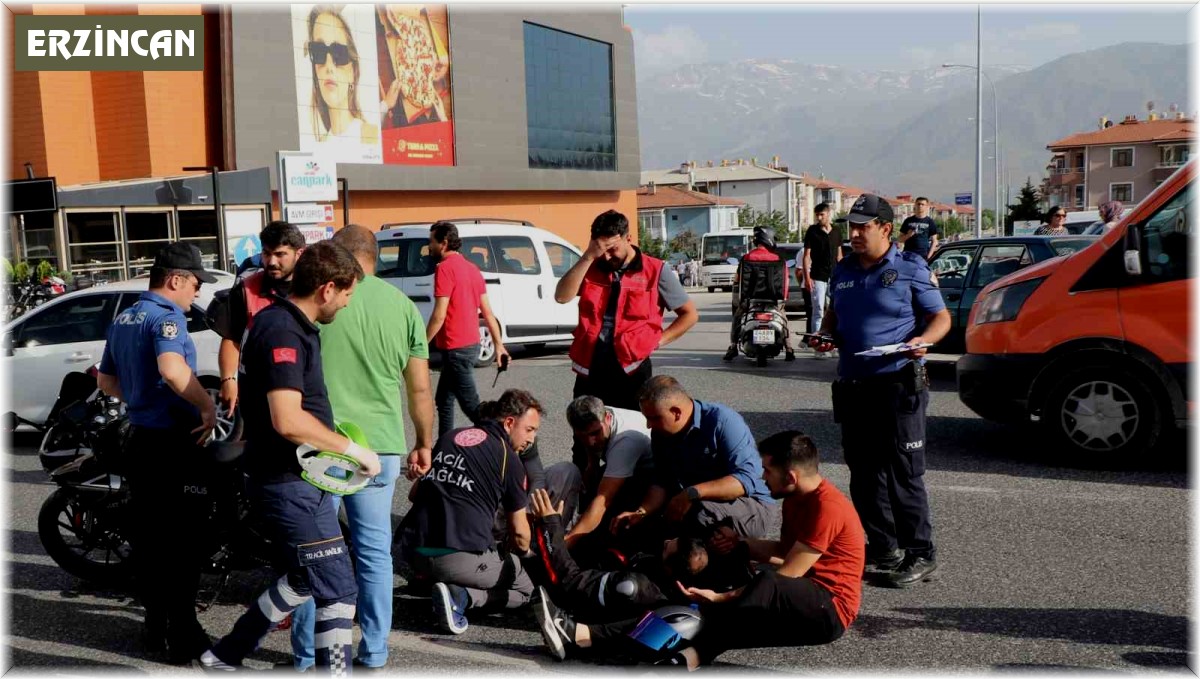 Otomobille çarpışan motosiklet sürücüsü ağır yaralandı
