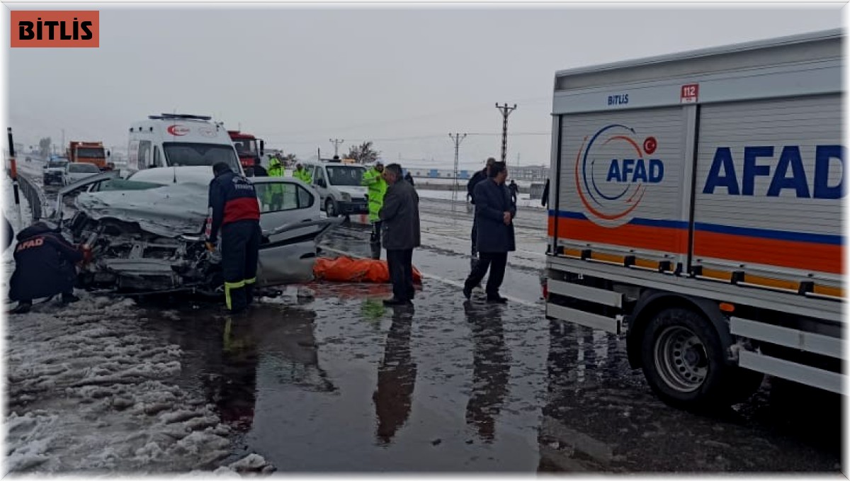 Otomobille tır çarpıştı: 1 ölü