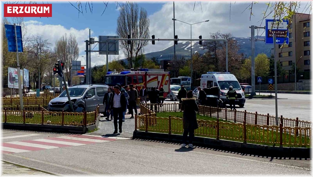 Oy kullanmaya giden çift kazada yaralandı