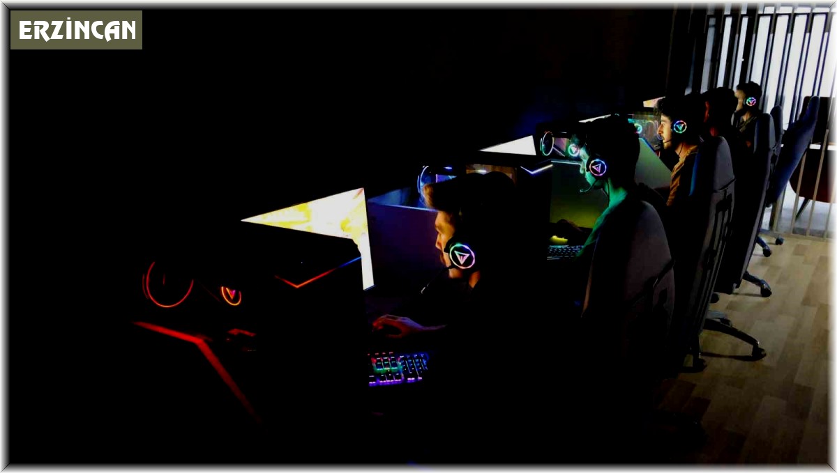 Oyun tutkunu gençler Erzincan'da kurulan e-spor atölyesinden dünyaya açılacak