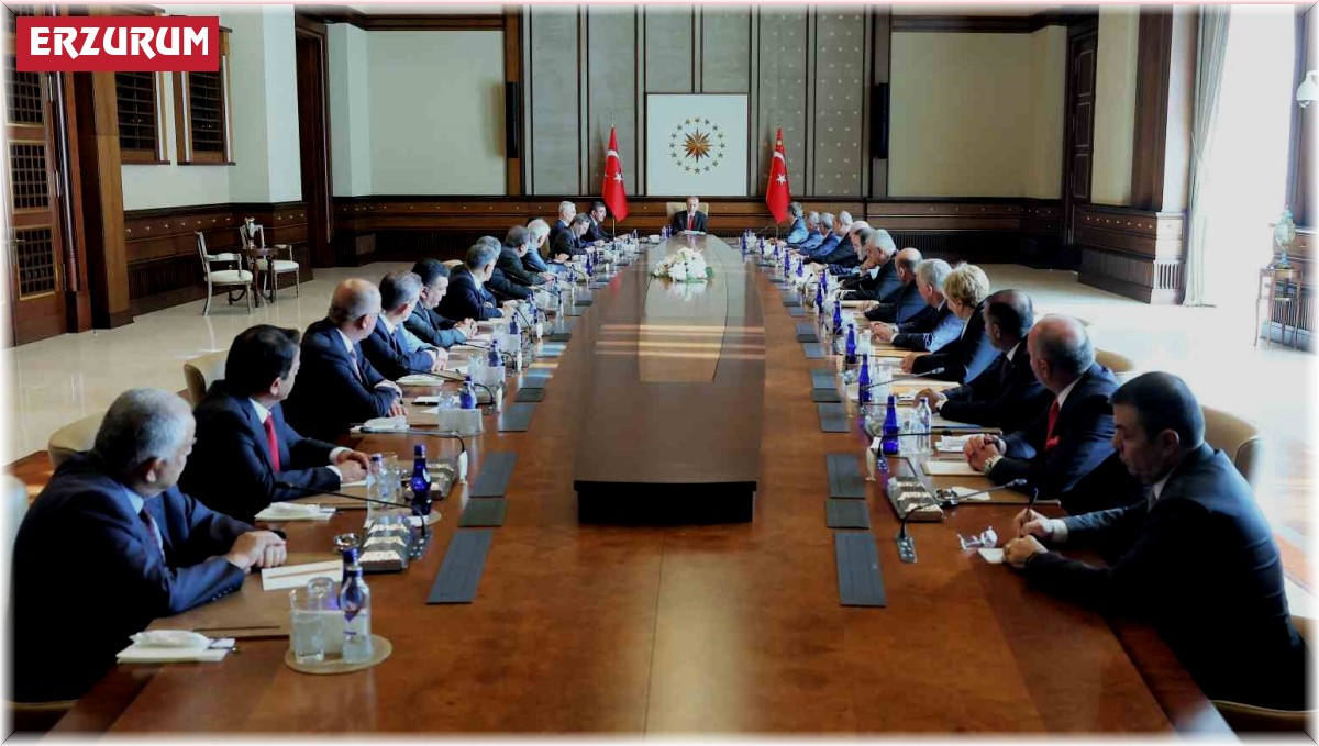 Özakalın'dan Cumhurbaşkanı Erdoğan'a Erzurum sunumu