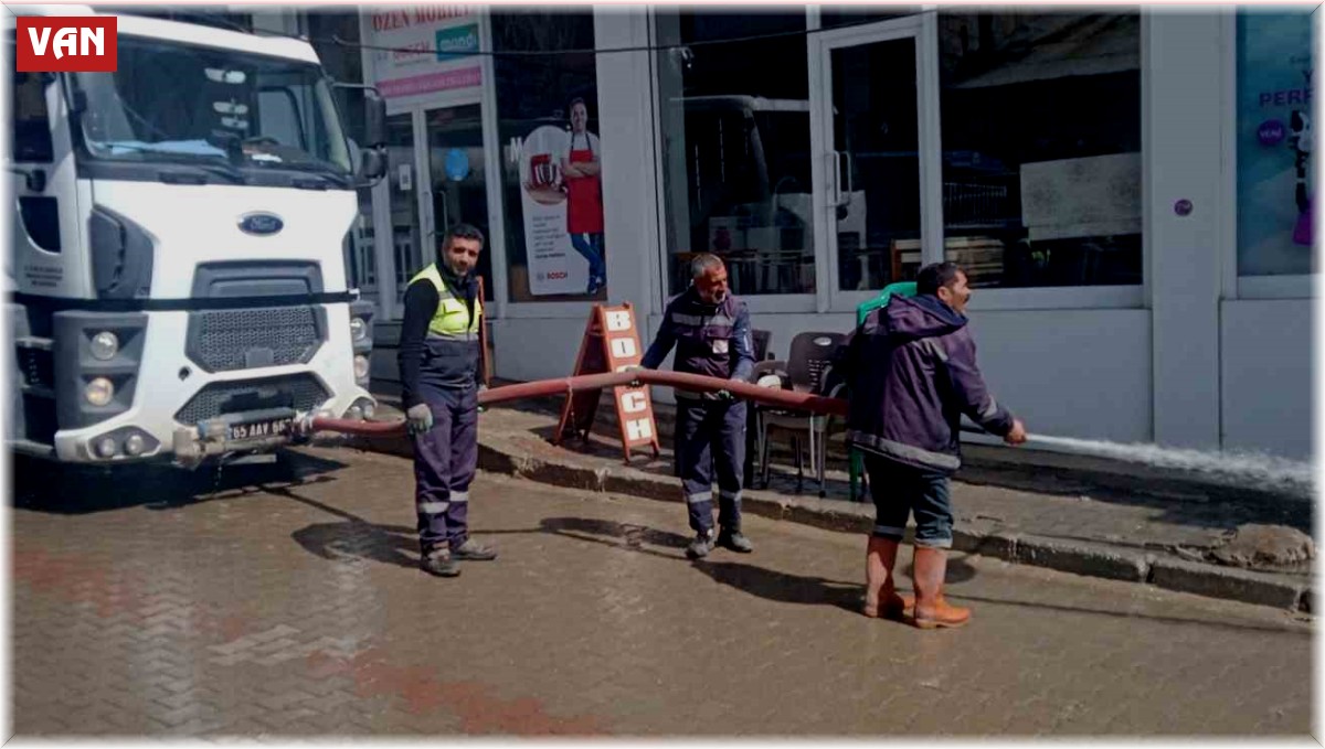 Özalp Belediyesinden bahar temizliği