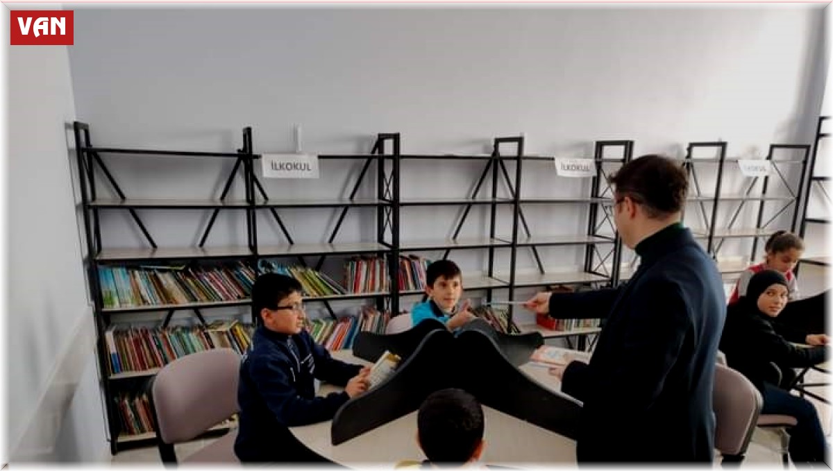 Özalp Belediyesinden öğrencilere 10 bin adet kitap dağıtıldı