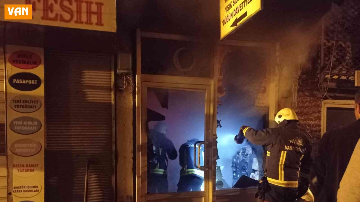 Özalp ilçesinde iş yeri yangını