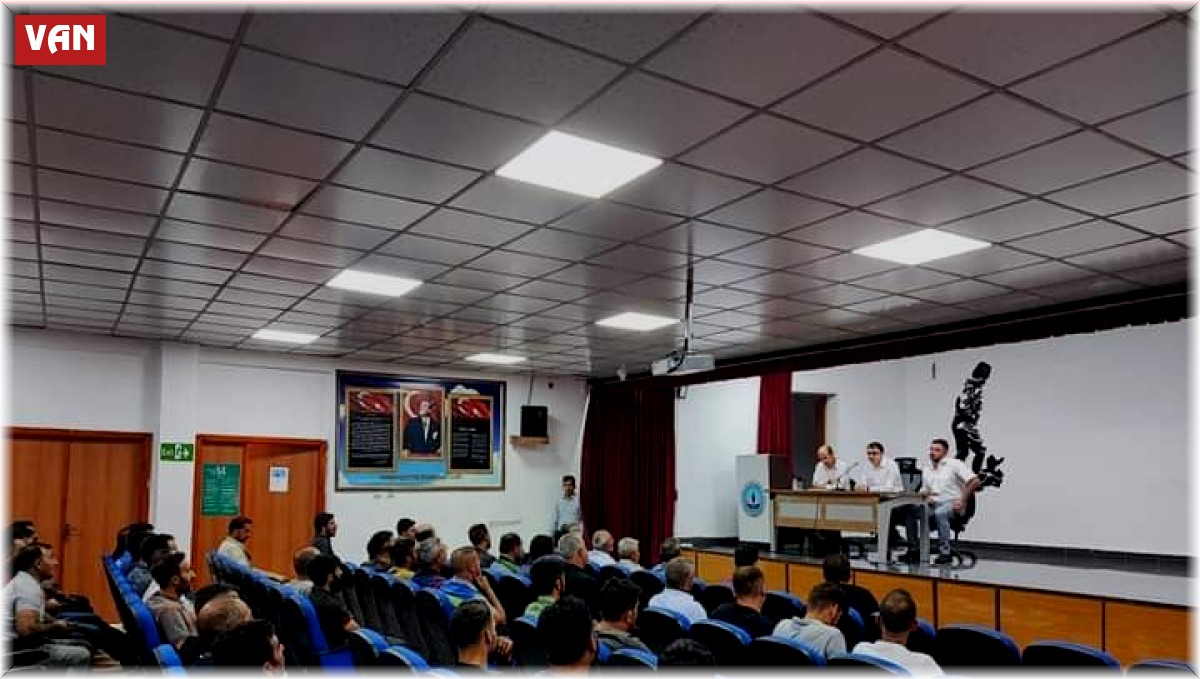 Özalp Kaymakamı Nasır Esnafla bir araya geldi