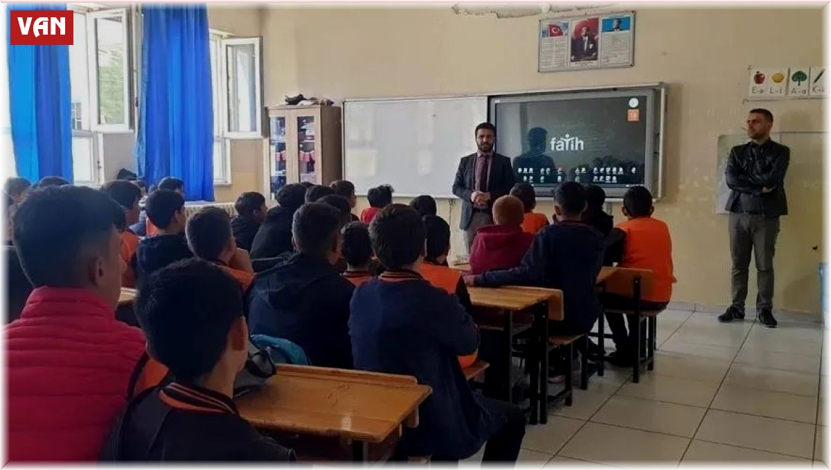 Özalp'ta 'değerler ve ahlak eğitimi' konferansları düzenlendi