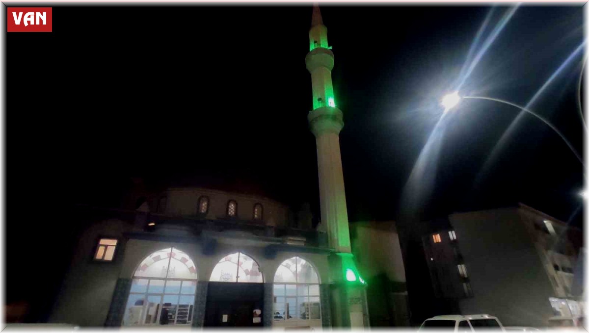 Özalp'ta hatimle teravih namazı