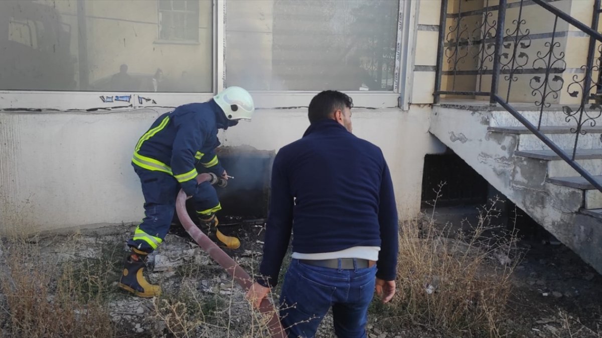 Özalp'ta kazan dairesinde çıkan yangın söndürüldü