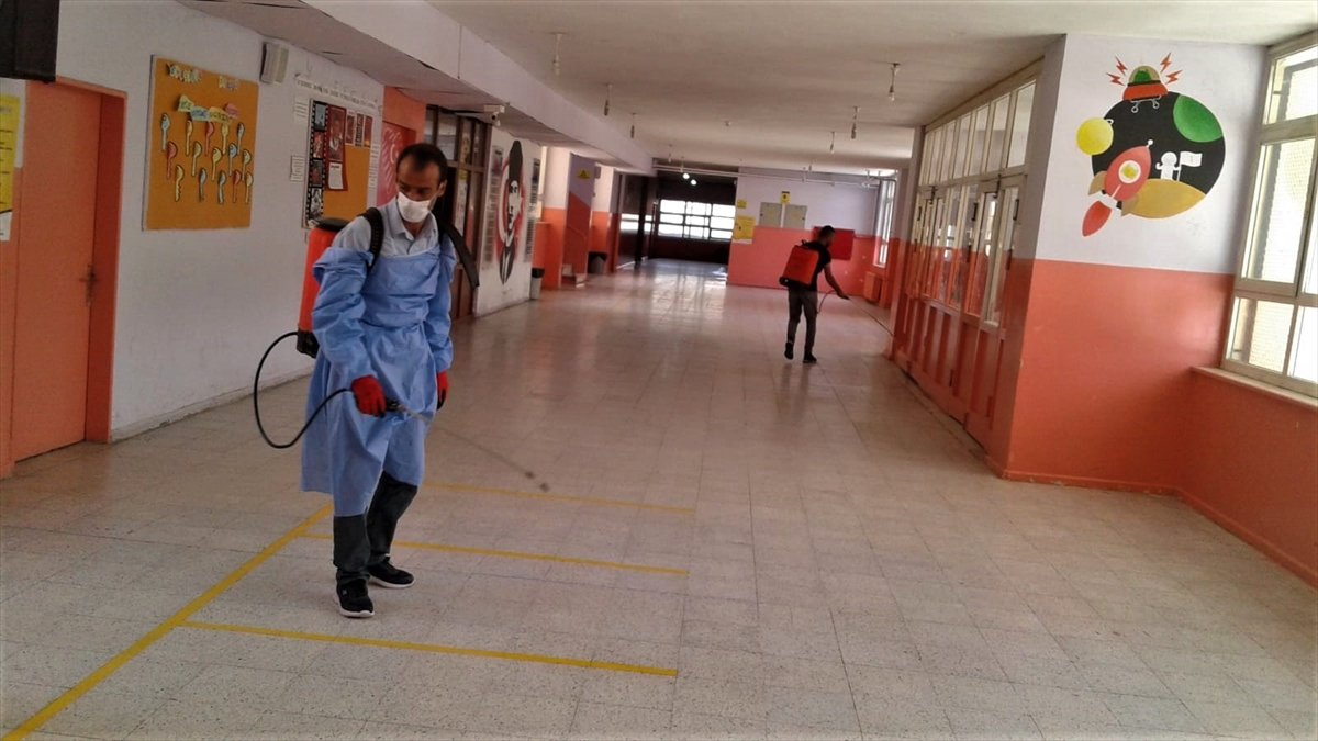 Özalp'ta LGS sınavının yapılacağı okullar dezenfekte edildi