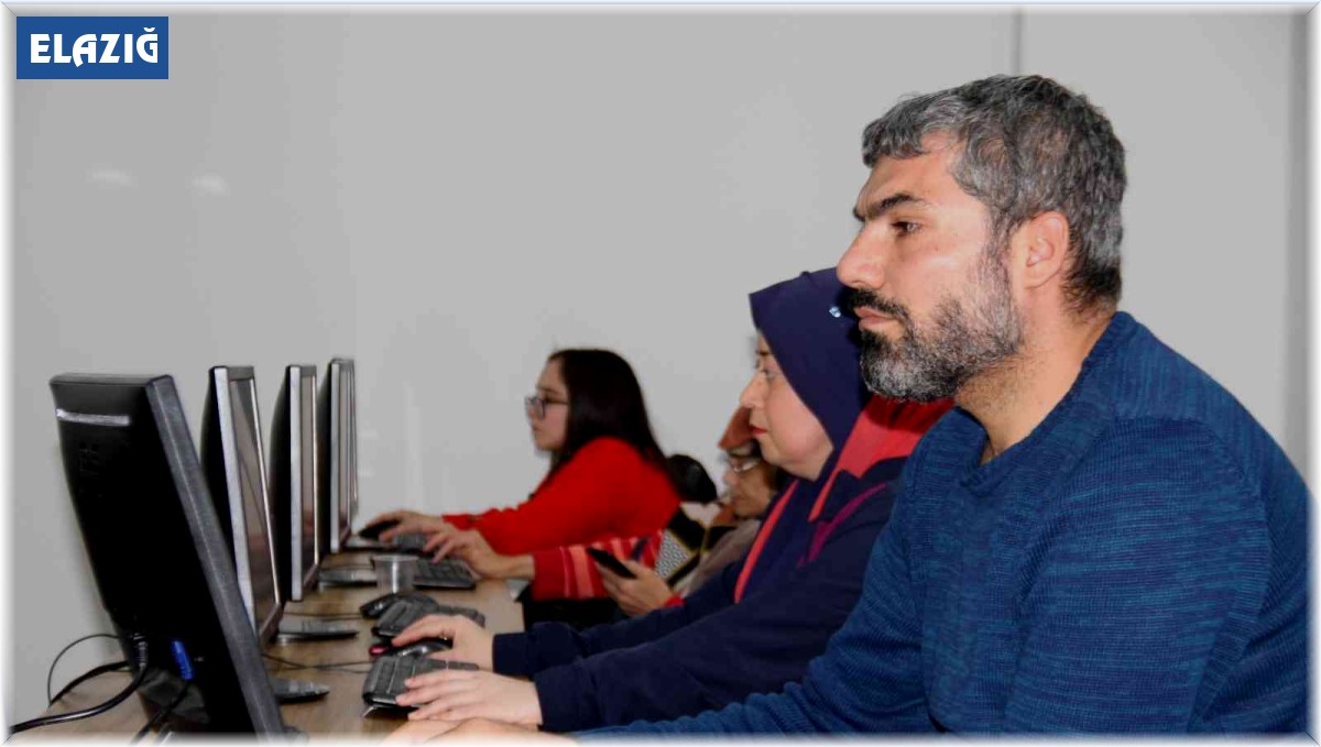 Özel bireyler, bilgisayar kursu ile hayata hazırlanıyor