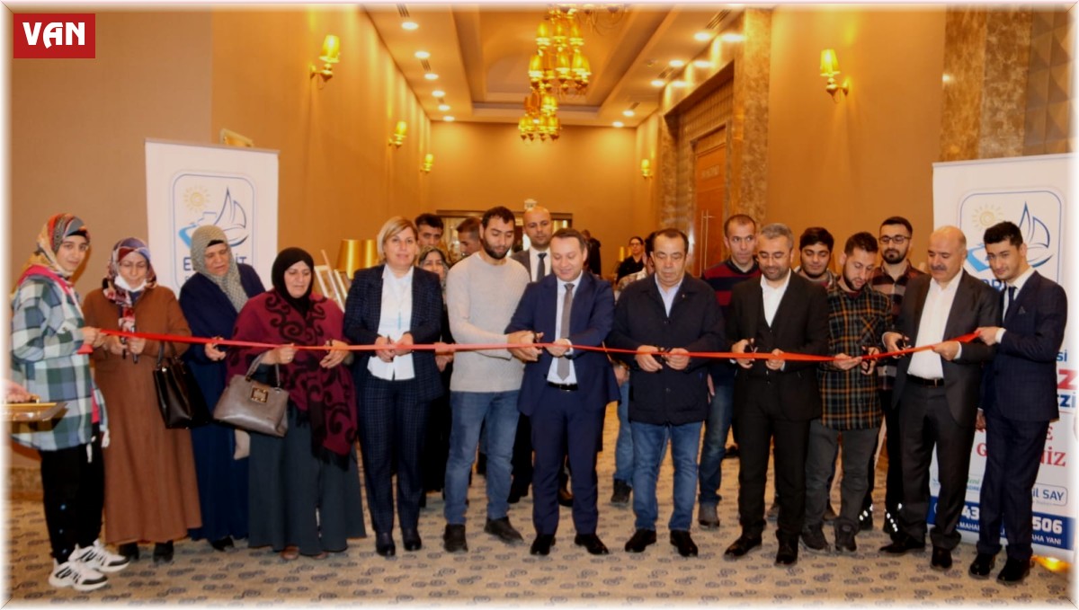 Özel bireylerden özel sergi