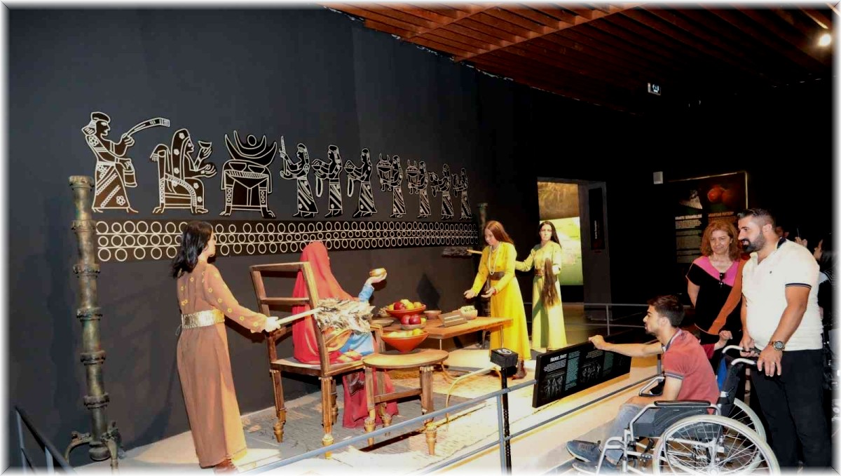 Özel gereksinimli çocuklar tarihe yolculuk yaptı