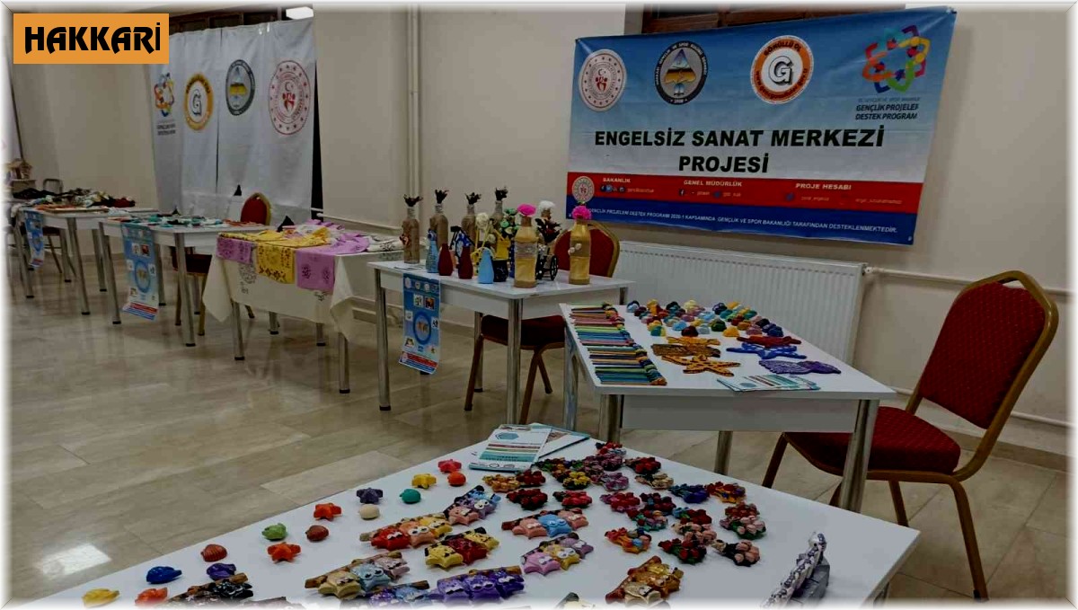 Özel gereksinimli öğrencilerden 'Engelsiz El Sanatları Sergisi'