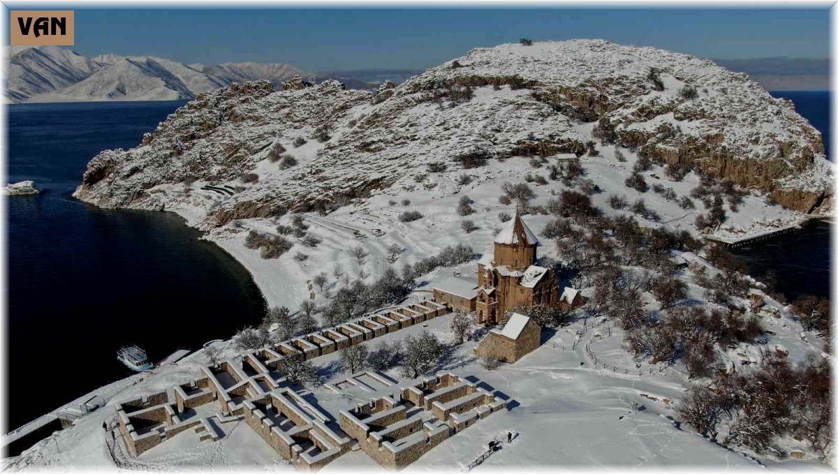 (Özel Haber) Akdamar Adası, beyaz gelinliğini giydi