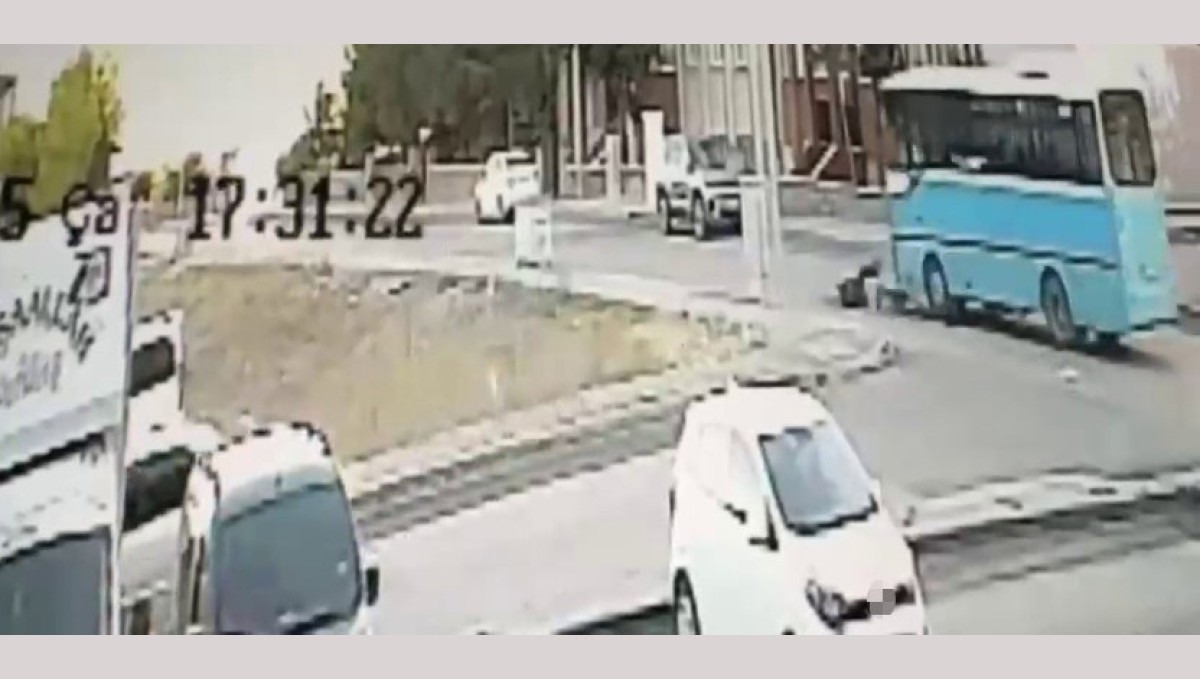 Özel halk otobüsünün çarptığı bisikletli çocuk ağır yaralandı