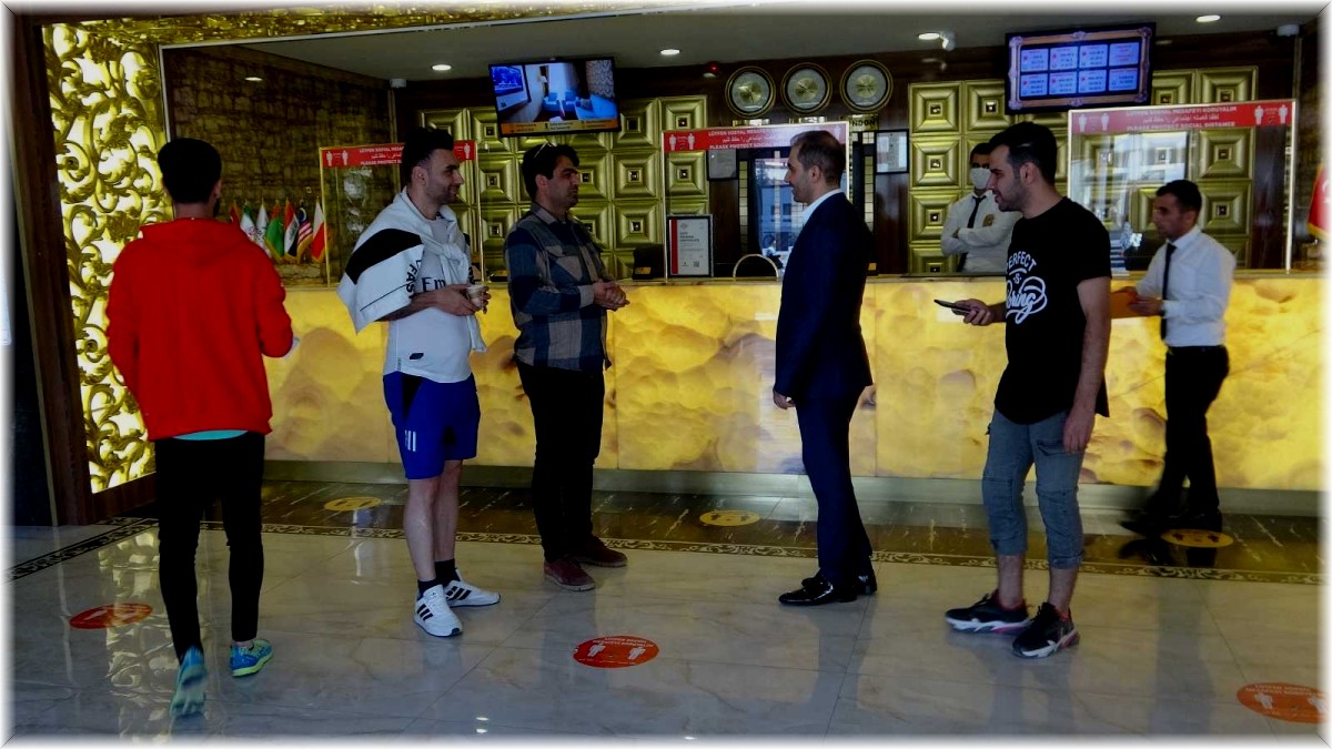 (Özel) İranlıların Van'da görülmesi esnafın yüzünü güldürdü