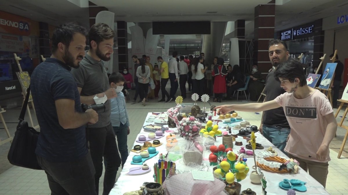 Özel öğrencilerden özel sergi