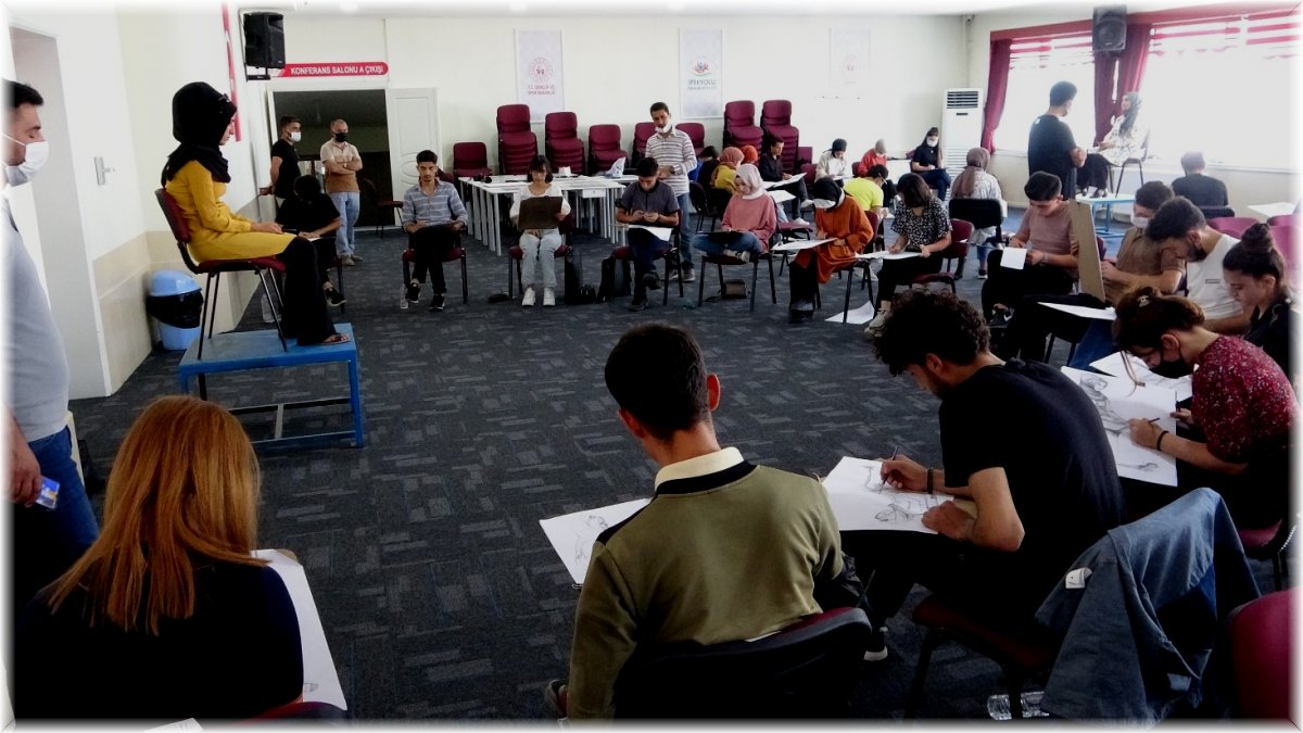 (Özel) Vanlı öğrenciler yetenek sınavlarına hazırlanıyor