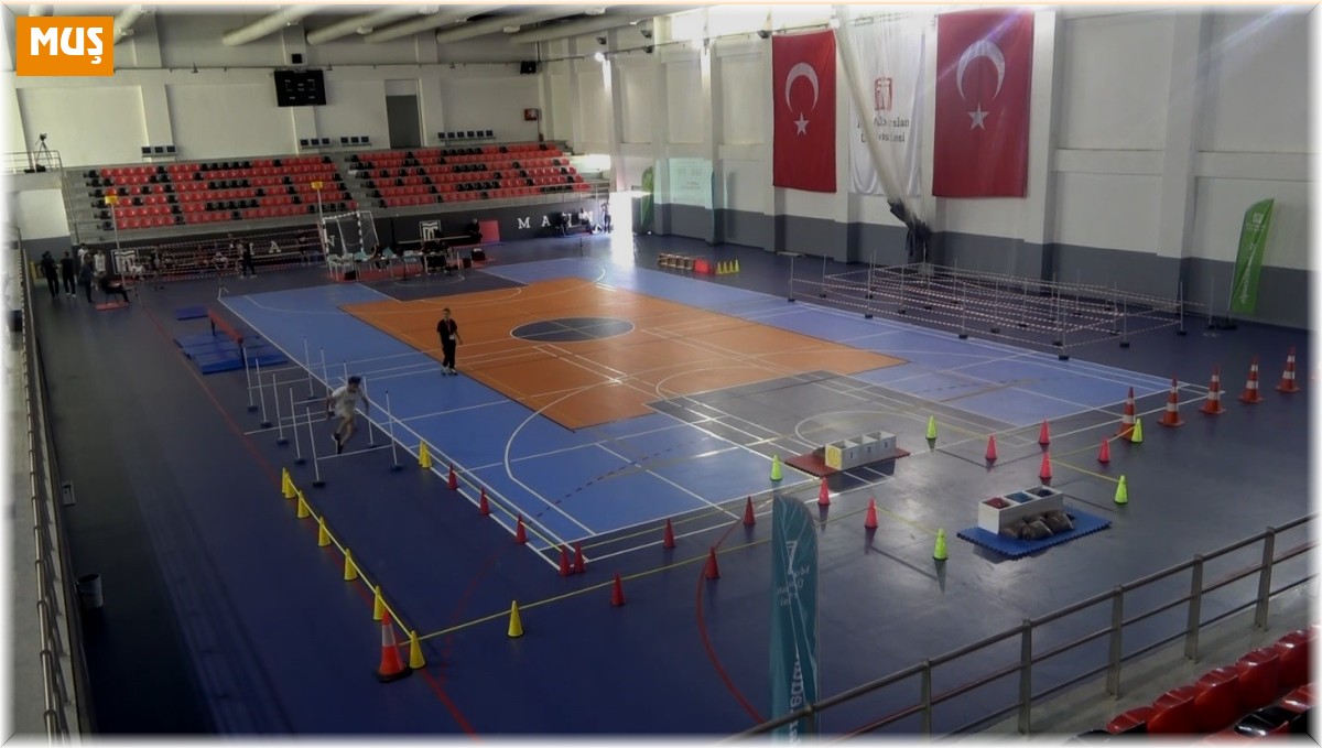 Özel yetenek sınavında 730 aday kıyasıya mücadele etti