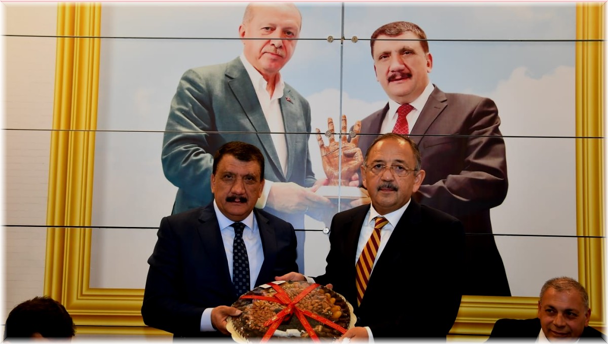 Özhaseki'den Başkan Gürkan'a hizmet övgüsü