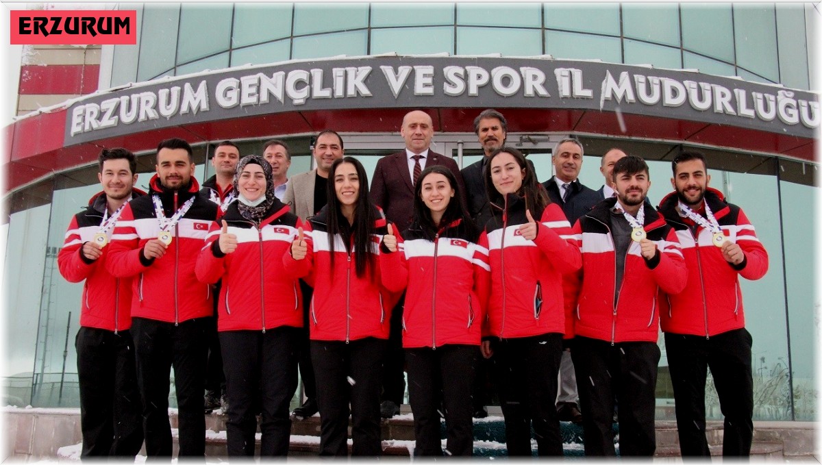 Öztürk'ten milli sporculara tebrik