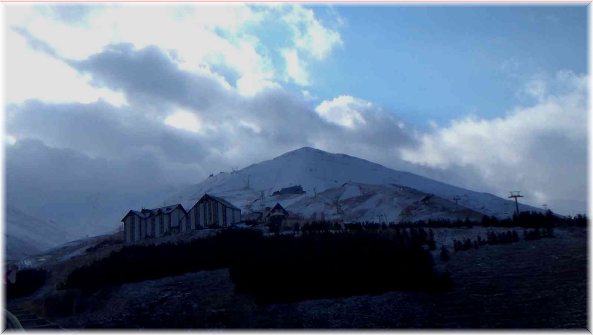 Palandöken beyaza büründü