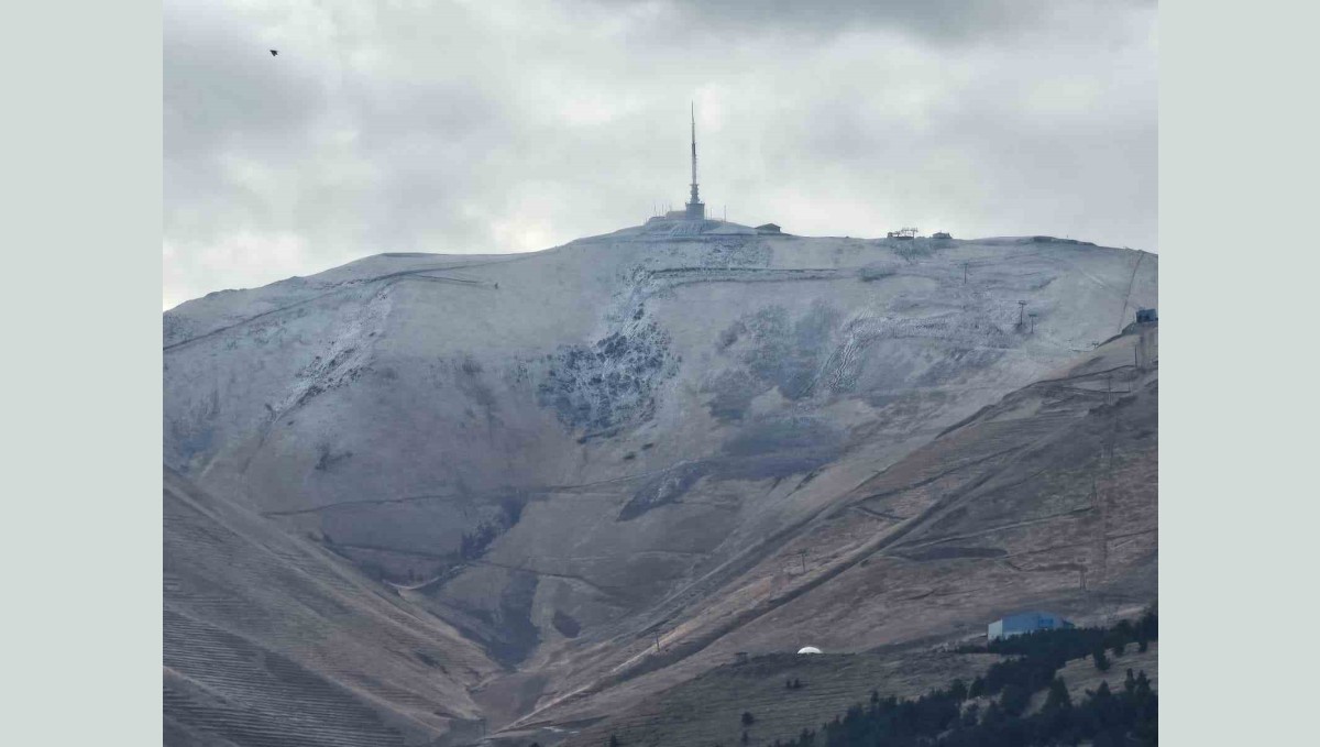 Palandöken bir kez daha beyaza büründü