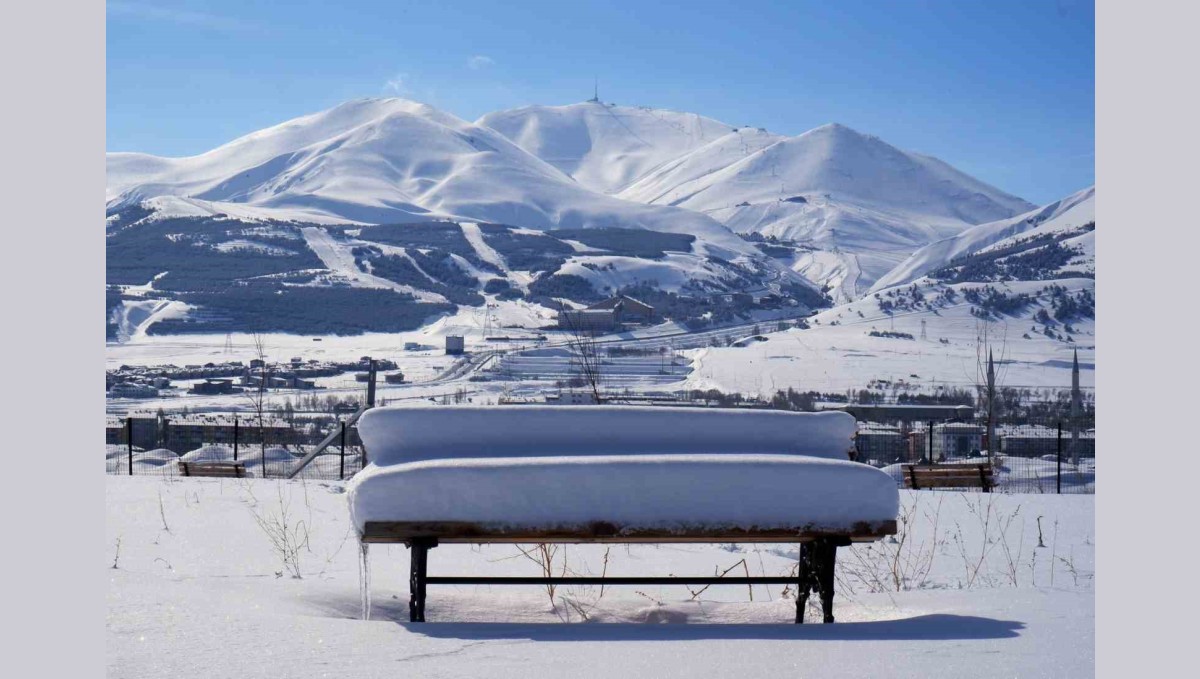Palandöken'da kar kalınlığı 2 metreyi aştı